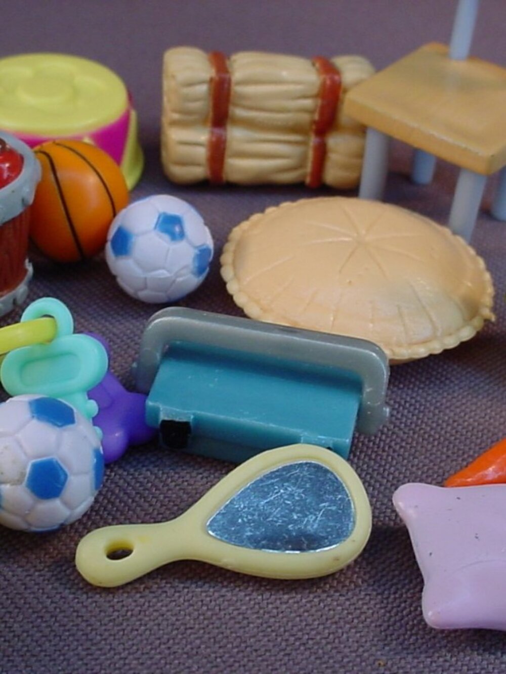 Hamtaro Lot Of Playset Accessories, Early 2000's Epoch And Hasbro, Vintage Toys - Picture 4 of 5